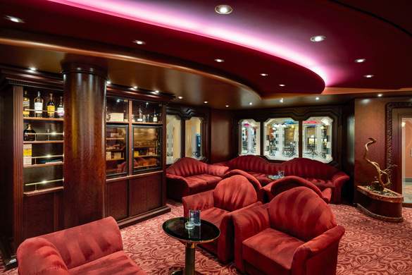 MSC Cruises MSC Fantasia Cigar Lounge - Credit - Ivan Sarfatti - MSC Rights 2.jpg